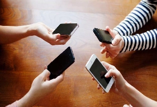 Year Ender 2020: यावर्षी भारतात लॉन्च झालेल्या सर्व 5G जी स्मार्टफोनची यादी, किंमत 20,999 पासून सुरू