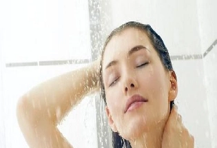 अंघोळ करणे कधी टाळावे? या परिस्थितीत स्नान केल्याने शरीर बनू शकते रोगांचे घर