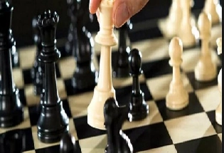 रशियाने महान बुद्धिबळपटू गॅरी कास्पारोव्हला दहशतवादी घोषित केले