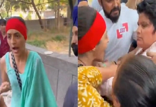 Delhi Vada Pav Viral Girl मारहाण! कलेशचा व्हिडिओ व्हायरल