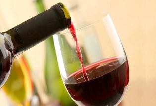 रेड वाईन पिणं खरंच आरोग्यदायी आहे का?