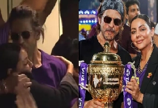 शाहरुखने गौरीला किस केले, केकेआर जिंकल्यावर 10 वर्षे जुनी पोज पुन्हा