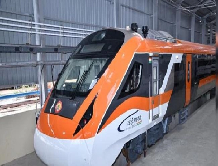 नवीन भगव्या रंगाच्या वंदे भारत मेट्रो ट्रेनमध्ये प्रवाशांना मिळणार या सुविधा