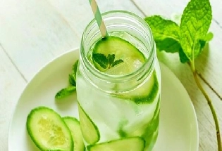 Cucumber Lemonade उन्हाळ्यात थंड थंड कुकुम्बर लॅमनेड प्या, रिफ्रेश व्हाल