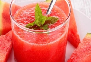 Watermelon Punch उन्हाळ्यात टरबूज पंच पिण्याचे फायदे माहीतेय का?