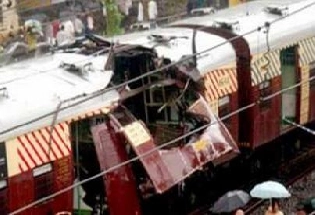 मुंबई : रेल्वे पूल घटना,निरपराध नागरिकांनी गमावले प्राण